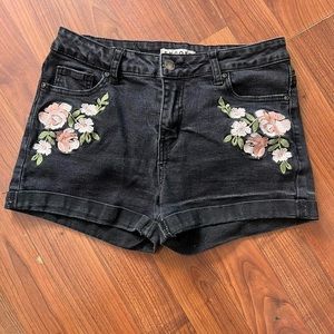 Floral embroidered shorts